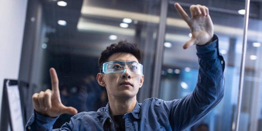 Augmented Reality Devices: How to Bring AR Into Your Business