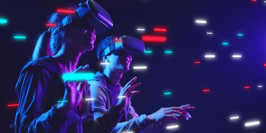 Meta Backtracks on Horizon Worlds VR Shutdown as Strategy Shifts to Mobile